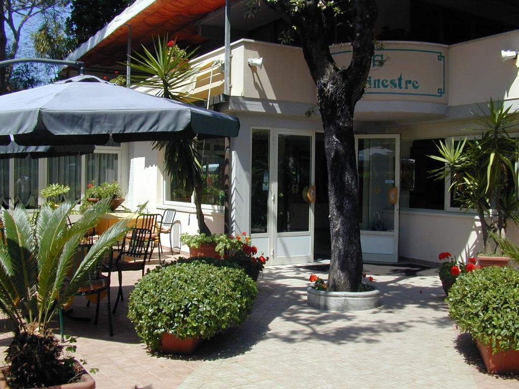 Hotel Le Ginestre Lido di Camaiore Exteriör bild