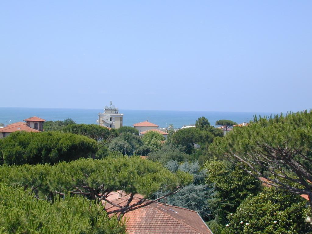 Hotel Le Ginestre Lido di Camaiore Exteriör bild
