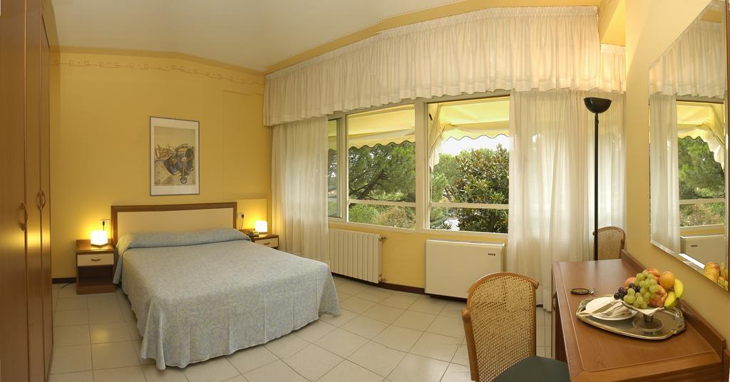 Hotel Le Ginestre Lido di Camaiore Exteriör bild