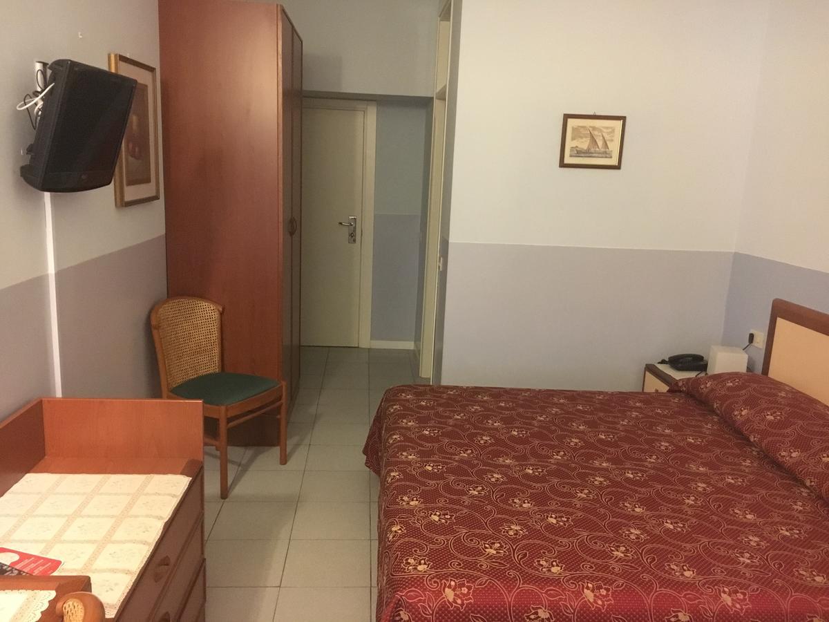 Hotel Le Ginestre Lido di Camaiore Exteriör bild