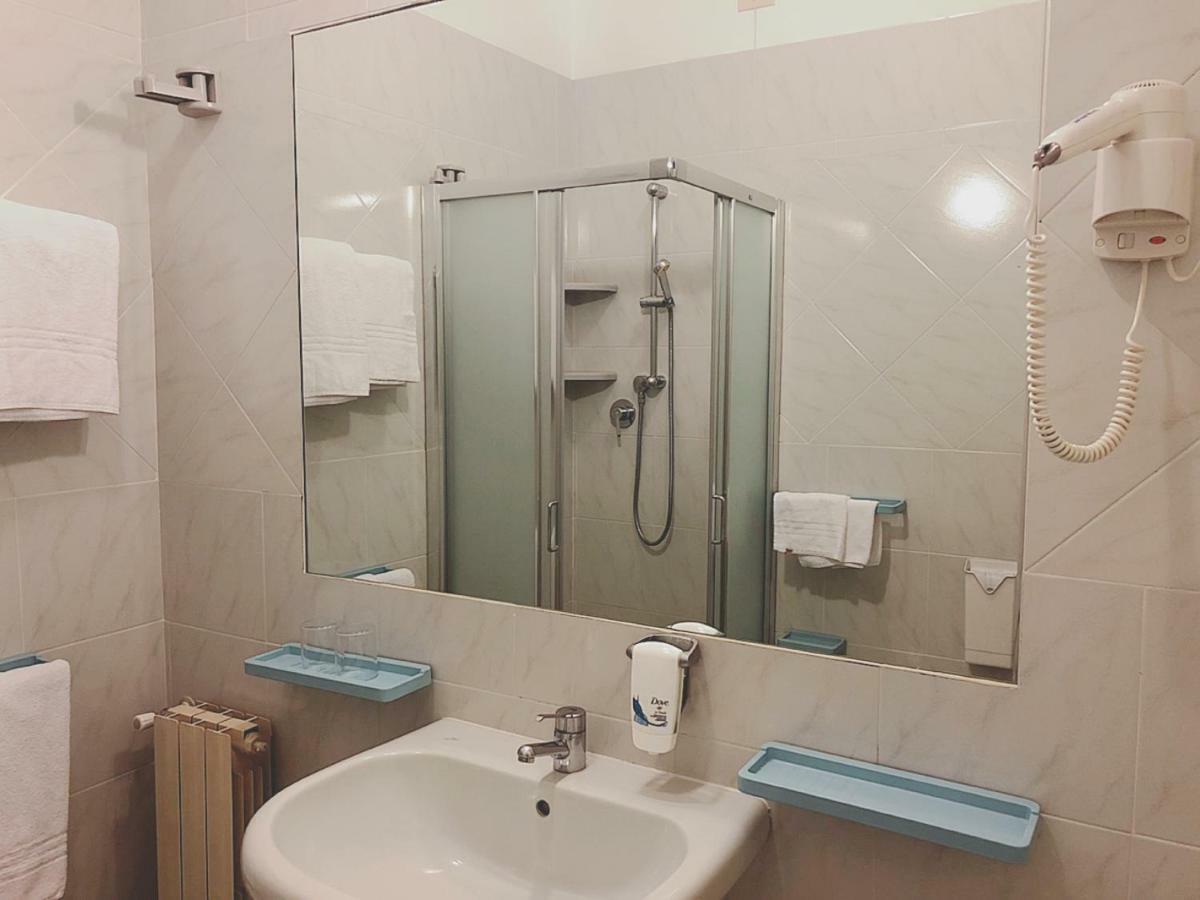 Hotel Le Ginestre Lido di Camaiore Exteriör bild