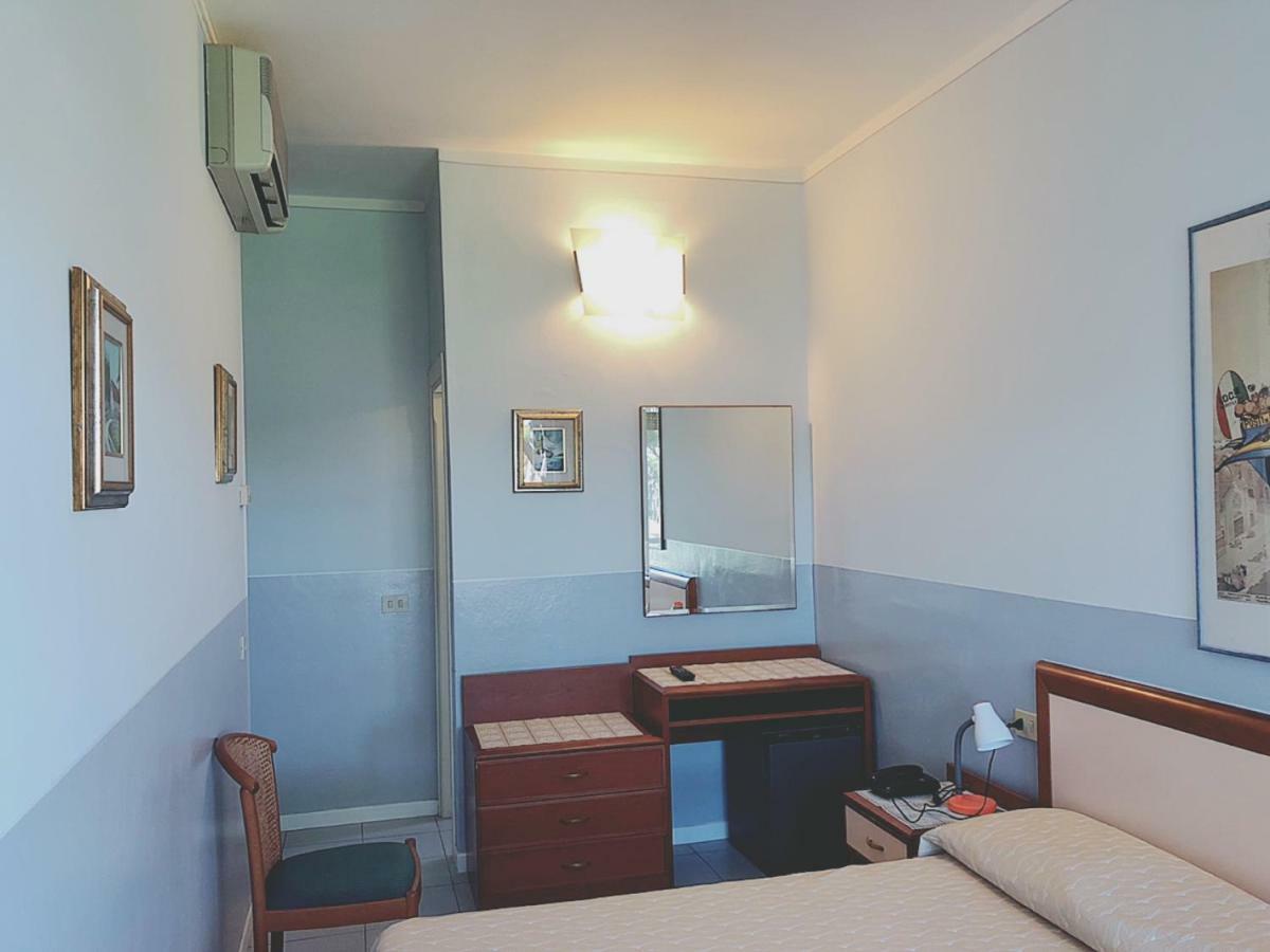 Hotel Le Ginestre Lido di Camaiore Exteriör bild