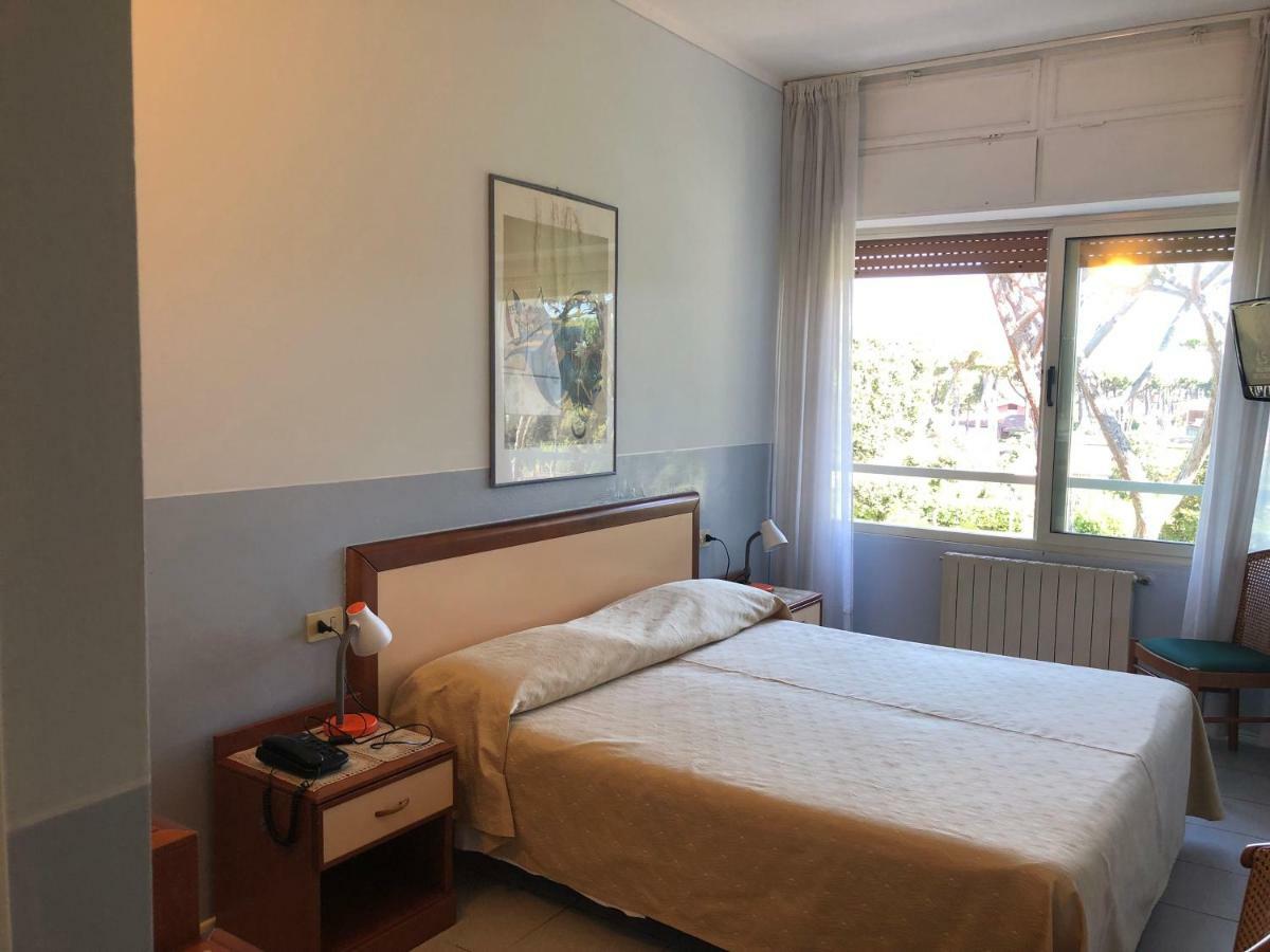 Hotel Le Ginestre Lido di Camaiore Exteriör bild